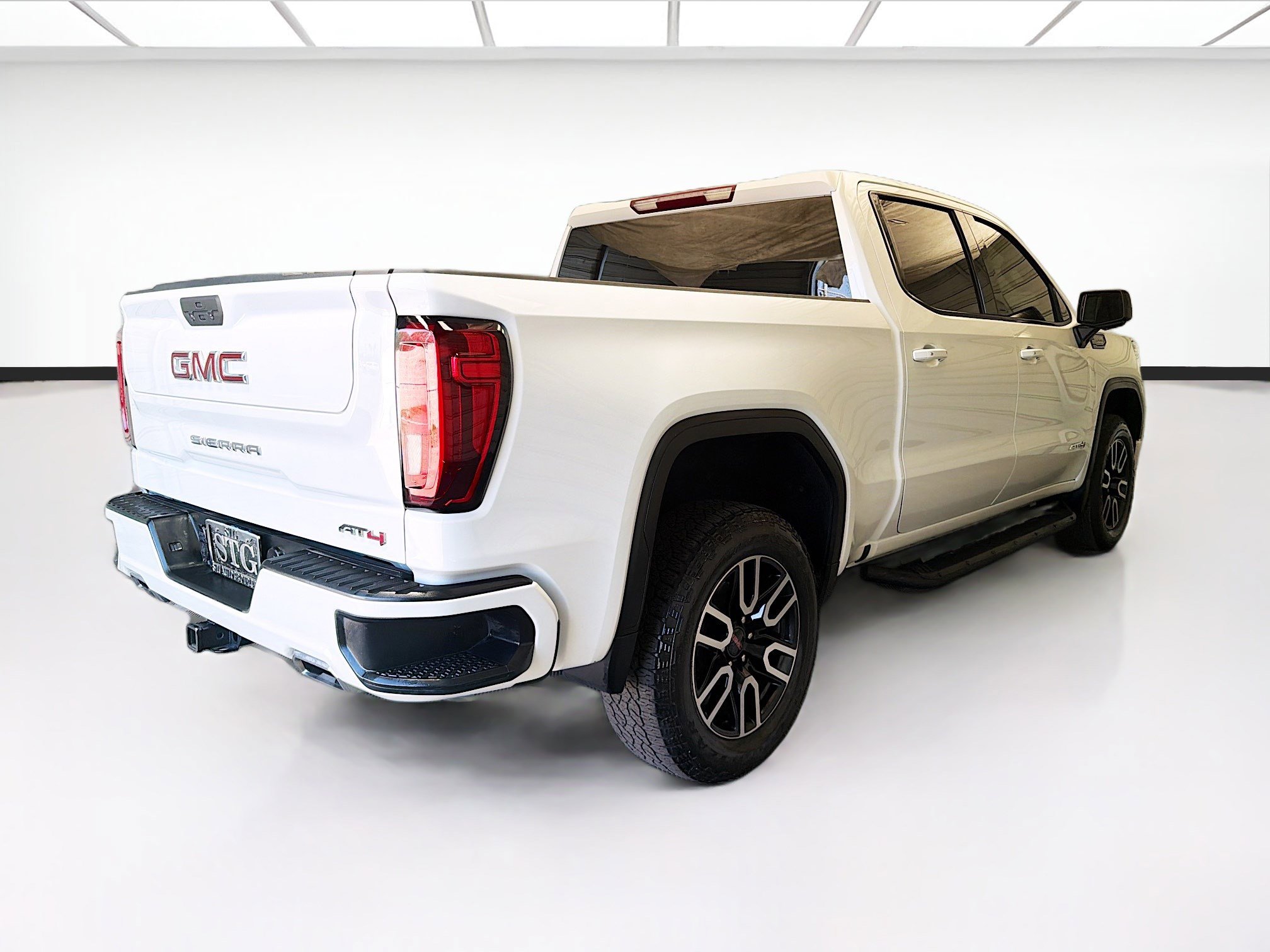Used 2021 GMC Sierra 1500 AT4 AWD/4WD image 4
