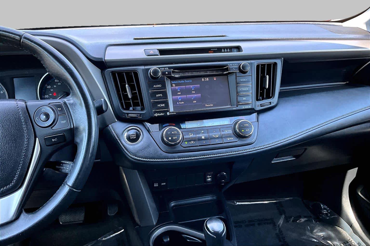 Used 2018 Toyota RAV4 XLE FWD image 7