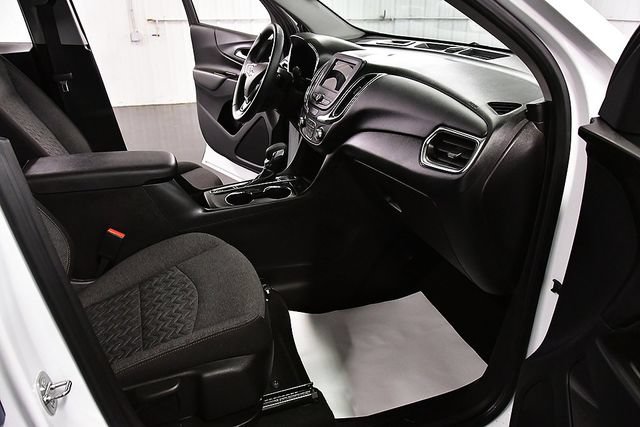 Used 2023 Chevrolet Equinox LT AWD/4WD image 30