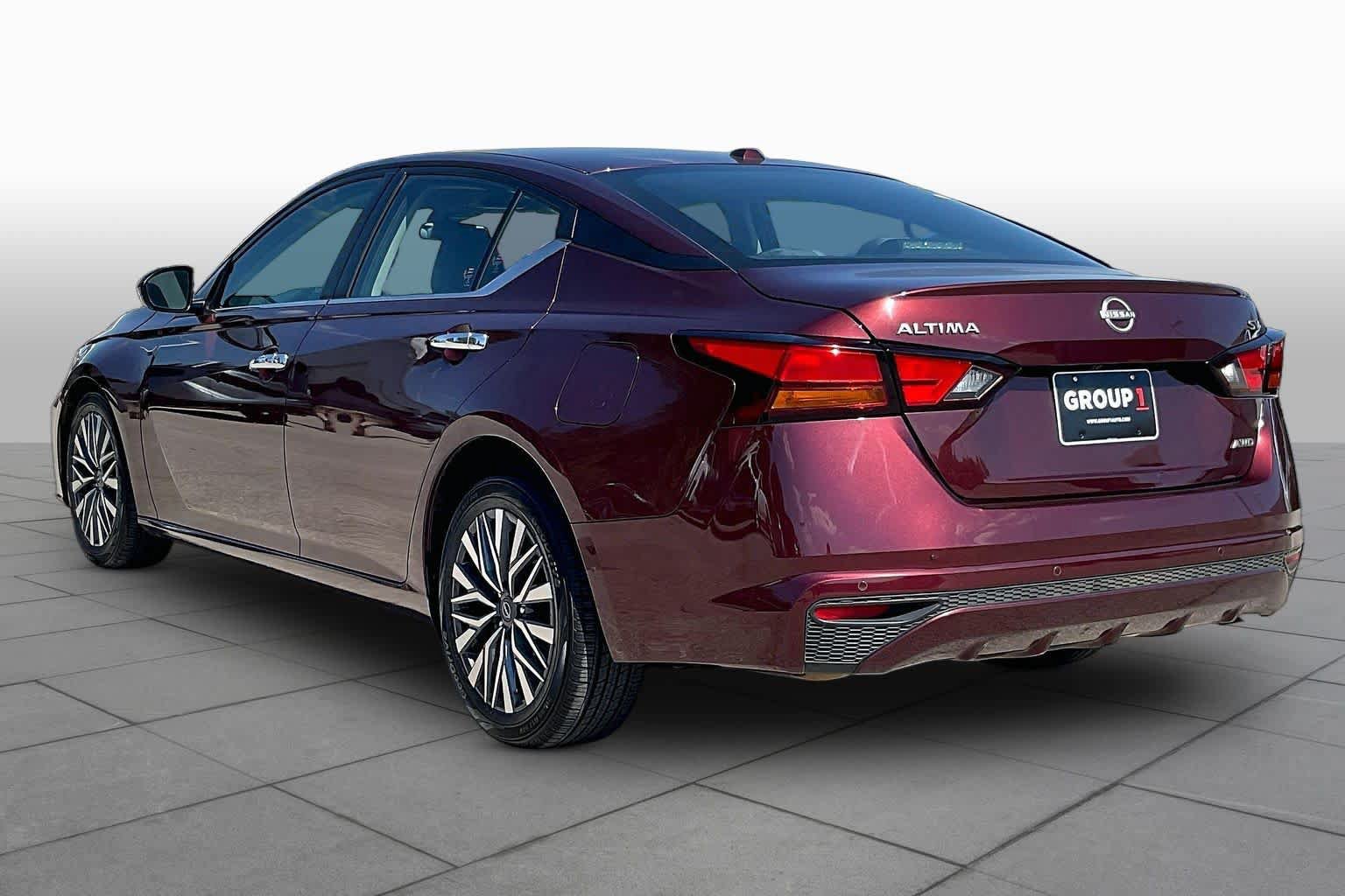 Used 2023 Nissan Altima 2.5 SV AWD/4WD image 12