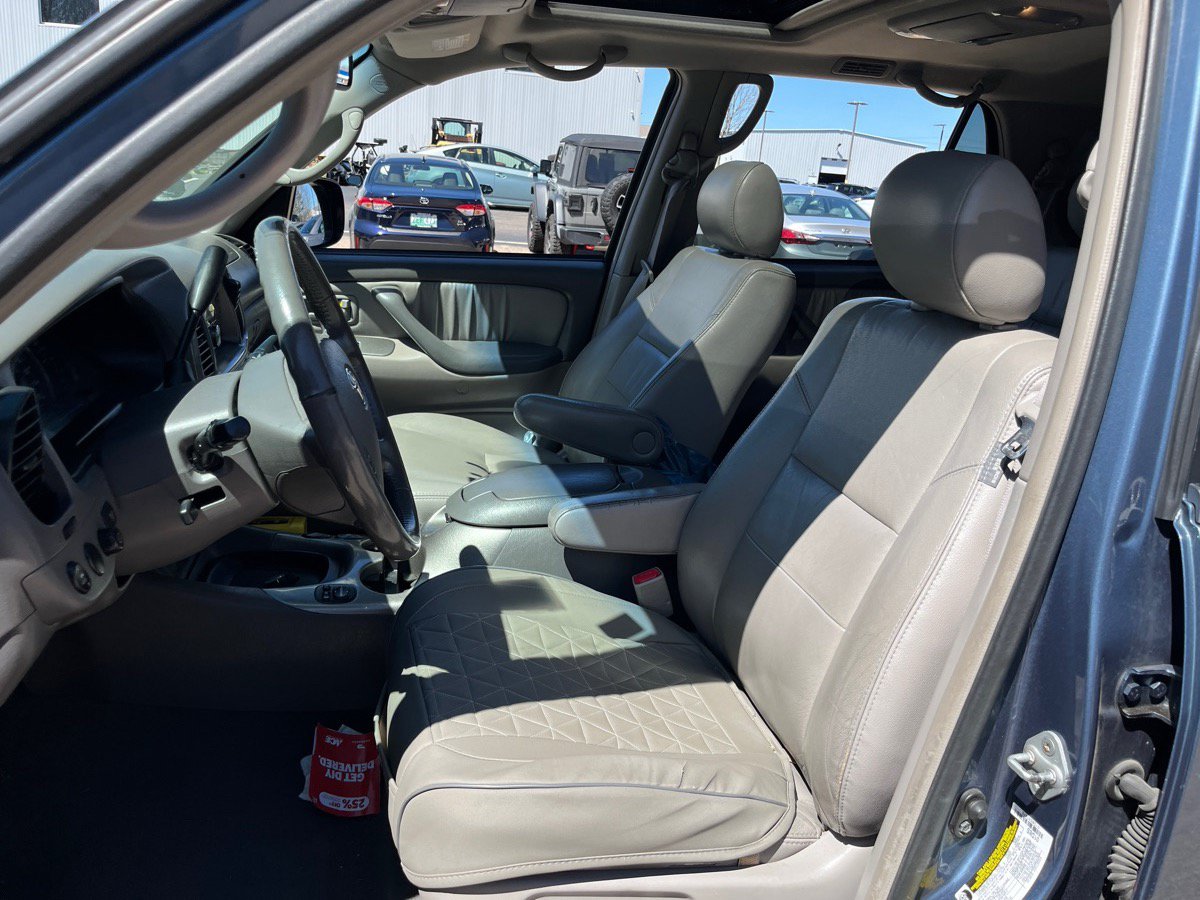 Used 2007 Toyota Sequoia Limited w/ Preferred Accessory Pkg AWD/4WD image 15