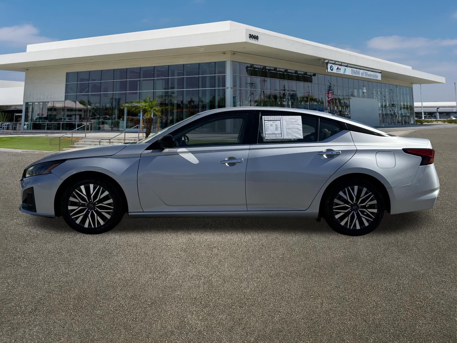 Used 2024 Nissan Altima 2.5 SV image 6