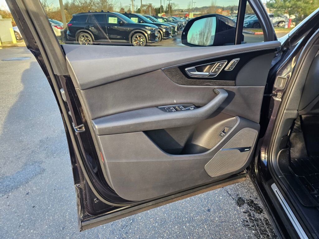 Used 2018 Audi Q7 3.0T Prestige image 23