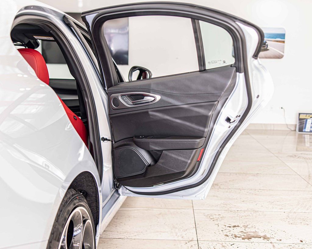 New 2025 Alfa Romeo Giulia AWD w/ Driving Assist Package image 40