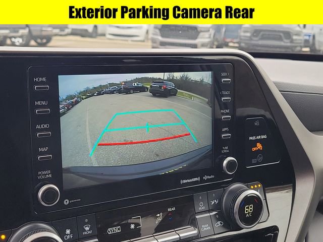 Used 2021 Toyota Highlander XLE image 28