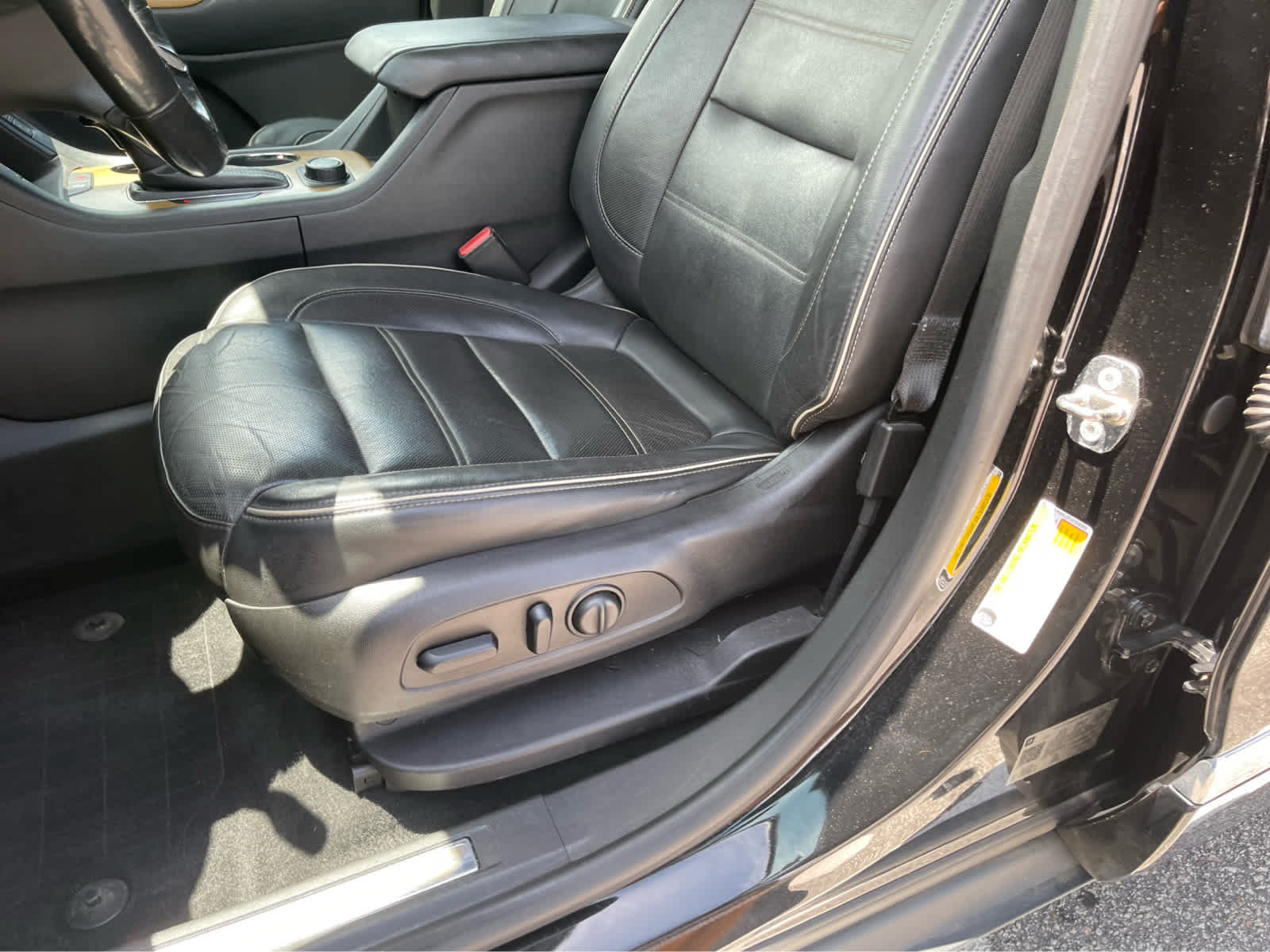 Used 2018 GMC Acadia Denali w/ Technology Package AWD/4WD image 13
