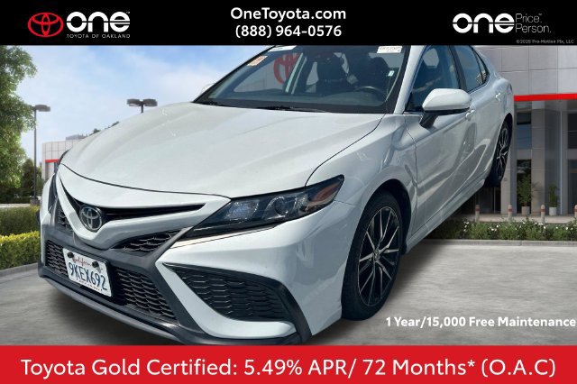 Used 2024 Toyota Camry SE FWD image 1