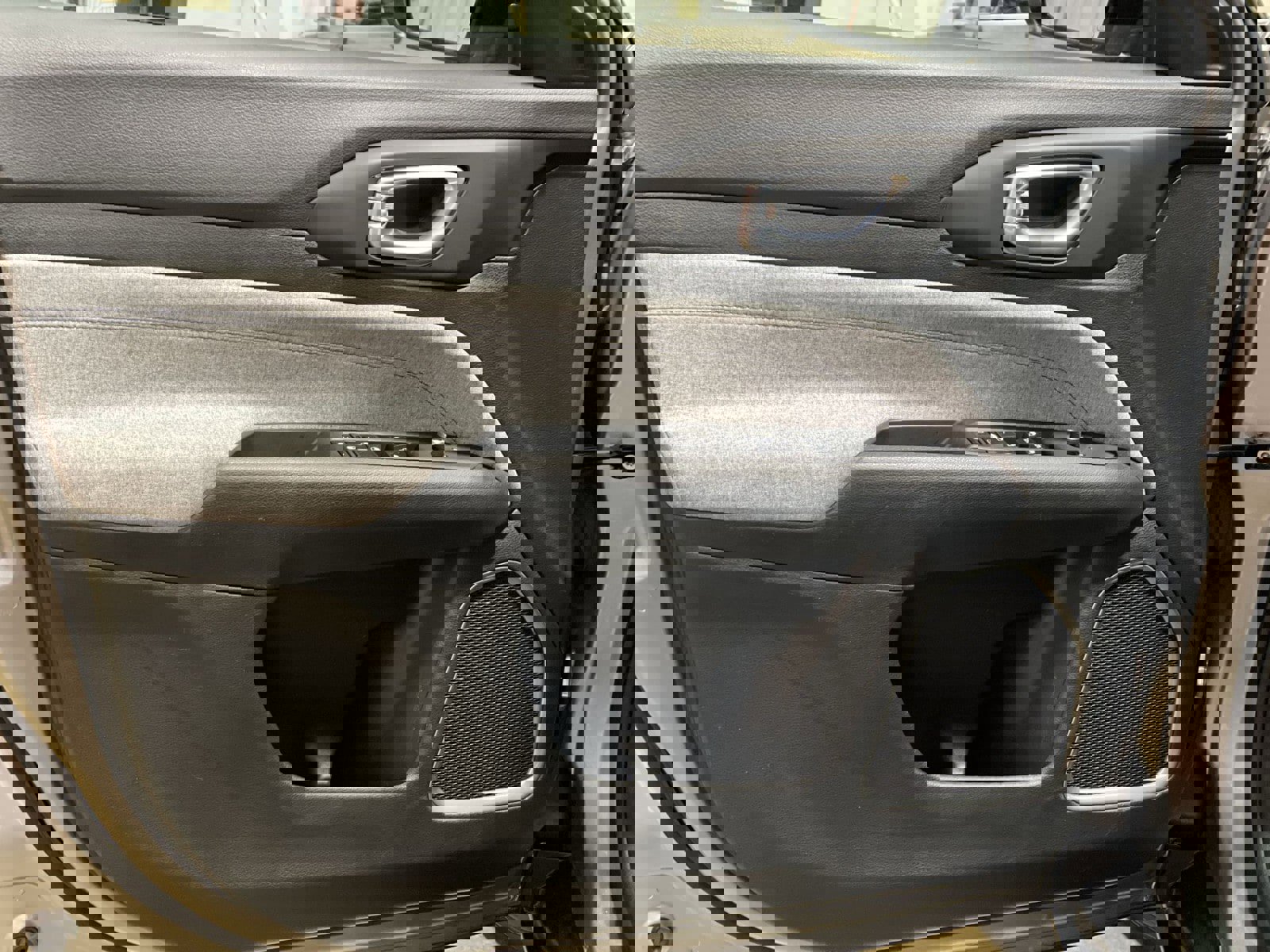 Used 2024 Jeep Compass Latitude image 12