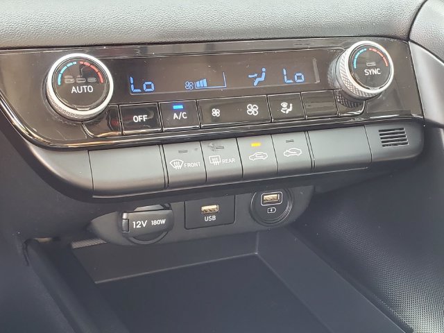Used 2023 Hyundai Elantra SEL FWD image 19