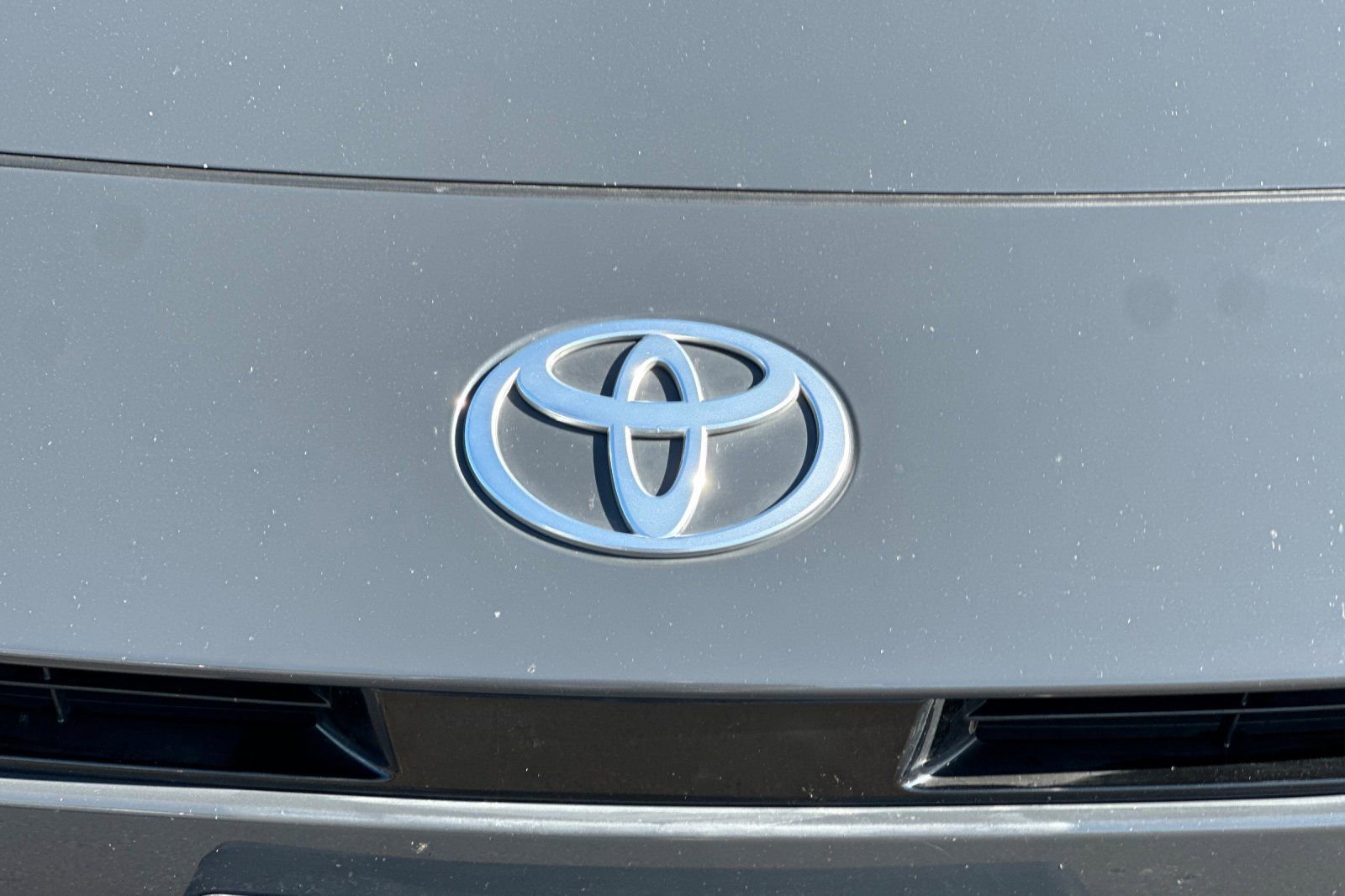 Used 2025 Toyota Camry XSE FWD image 37