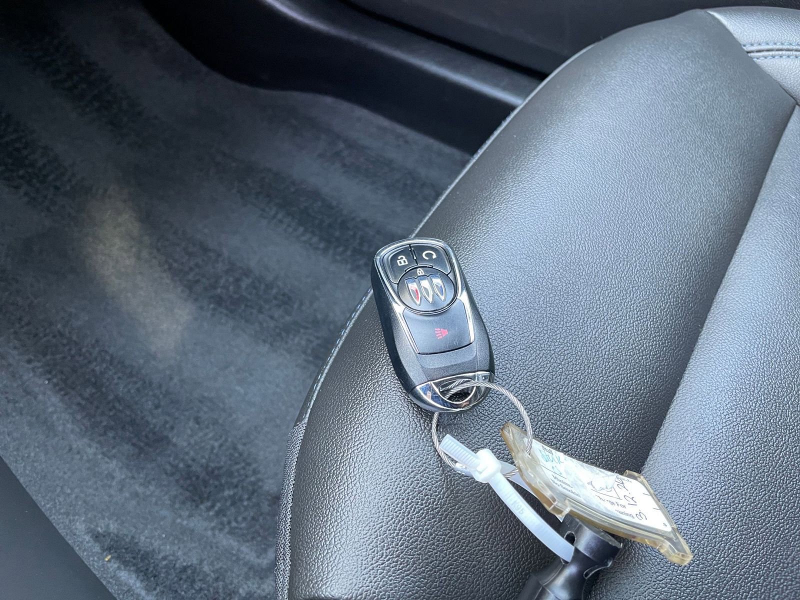 Used 2025 Buick Envista Sport Touring image 21