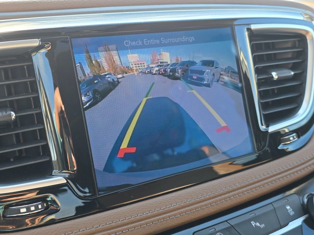 Used 2017 Chrysler Pacifica Limited image 33