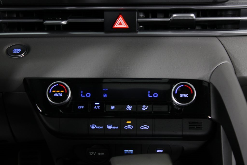 Certified 2025 Hyundai Elantra Sport image 17