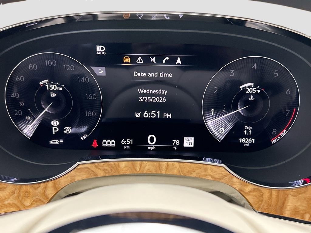 Used 2022 Bentley Bentayga image 33