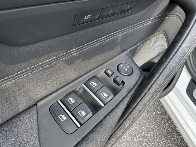 Used 2023 BMW 530e RWD image 23