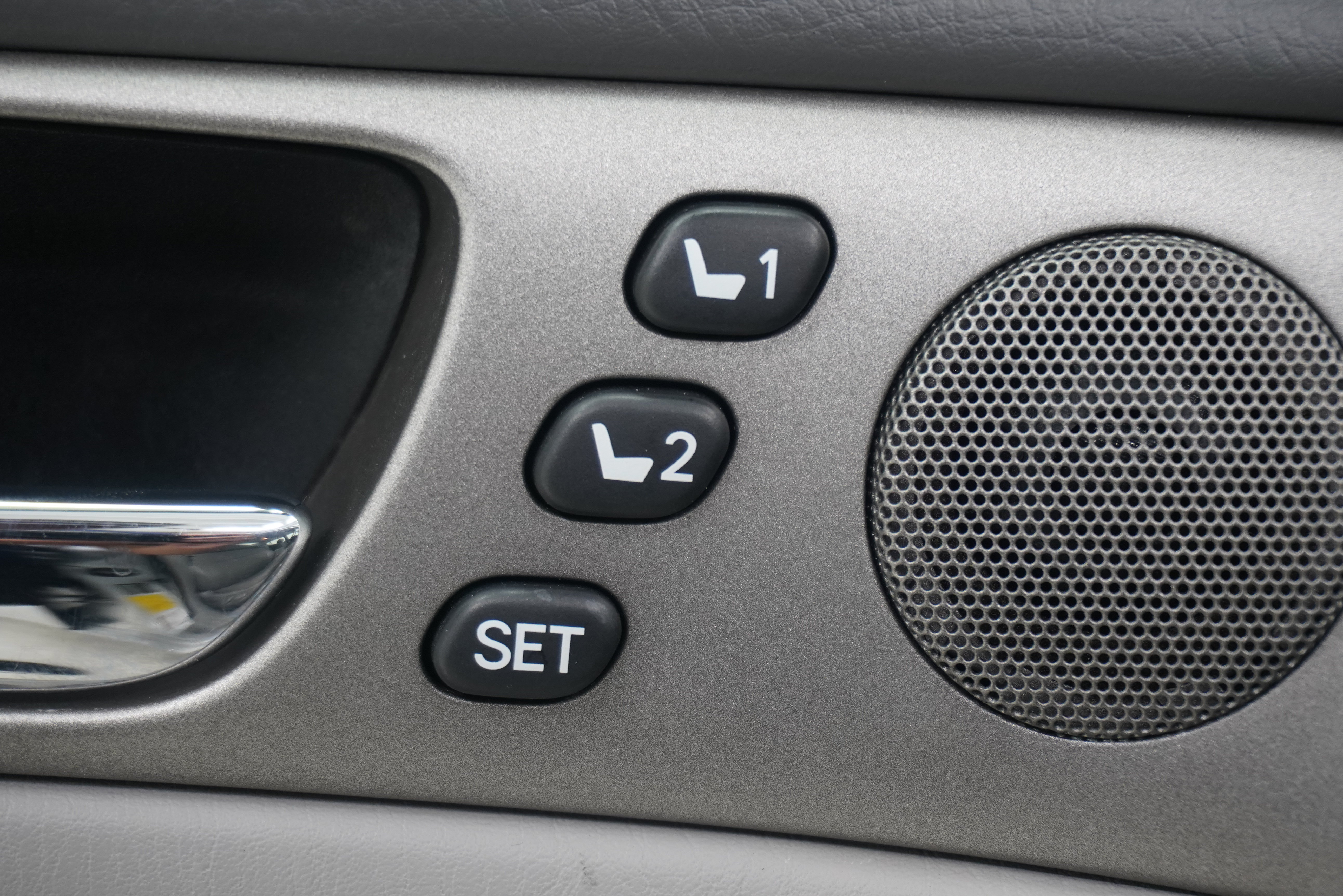 Used 2005 Lexus ES 330 w/ Preferred Accessory Pkg FWD image 15