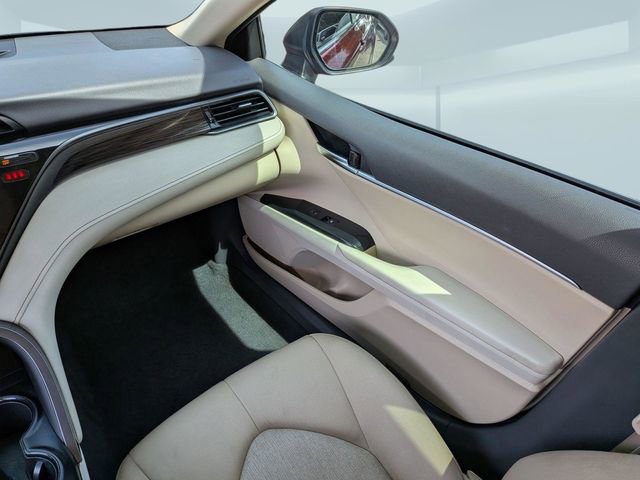 Used 2019 Toyota Camry LE FWD image 16