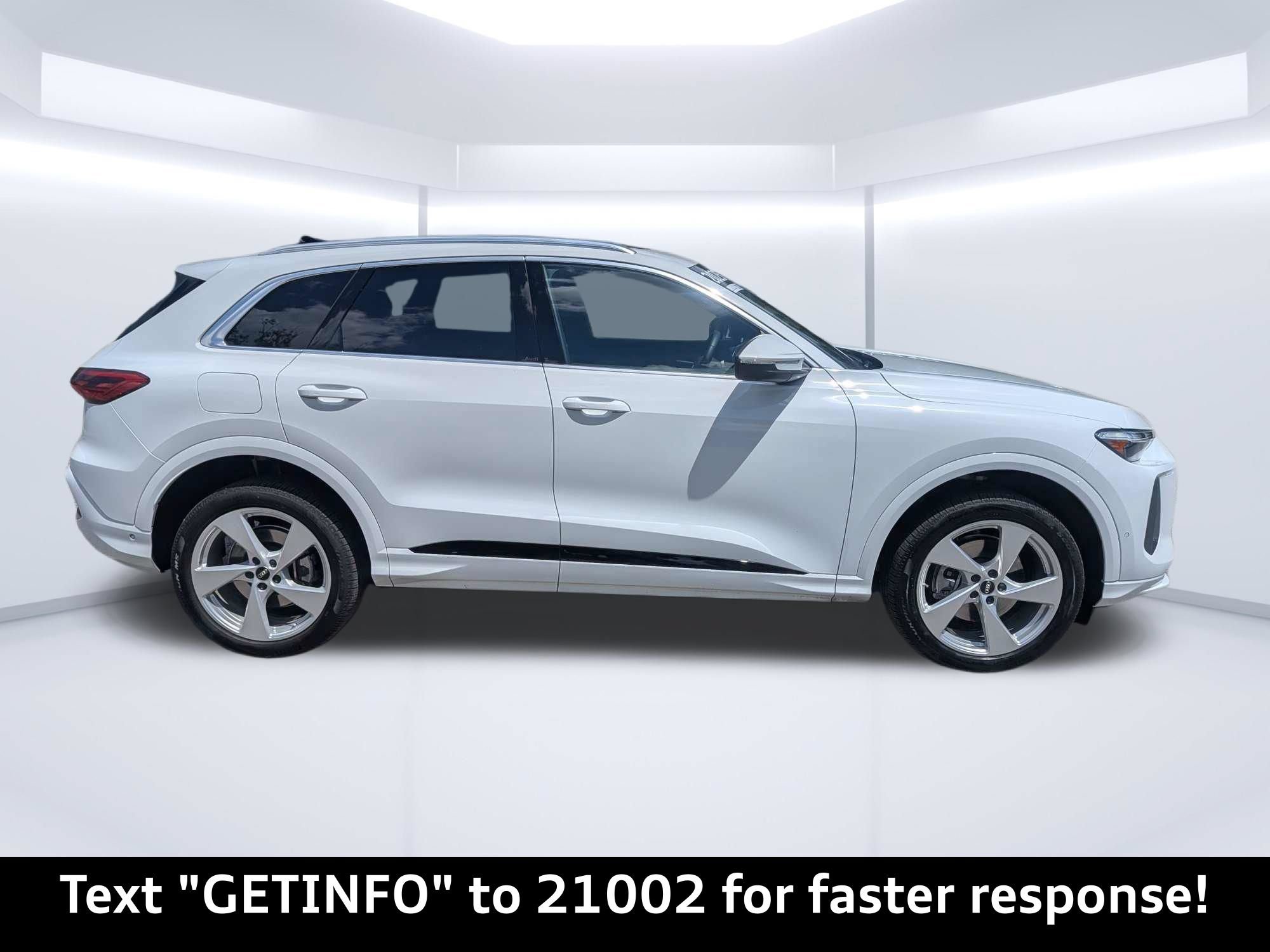 Certified 2025 Audi Q5 Premium w/ Premium Plus AWD/4WD image 2