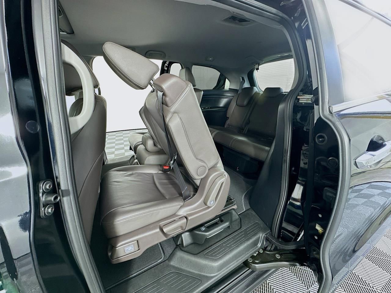 Used 2018 Honda Odyssey EX-L image 37