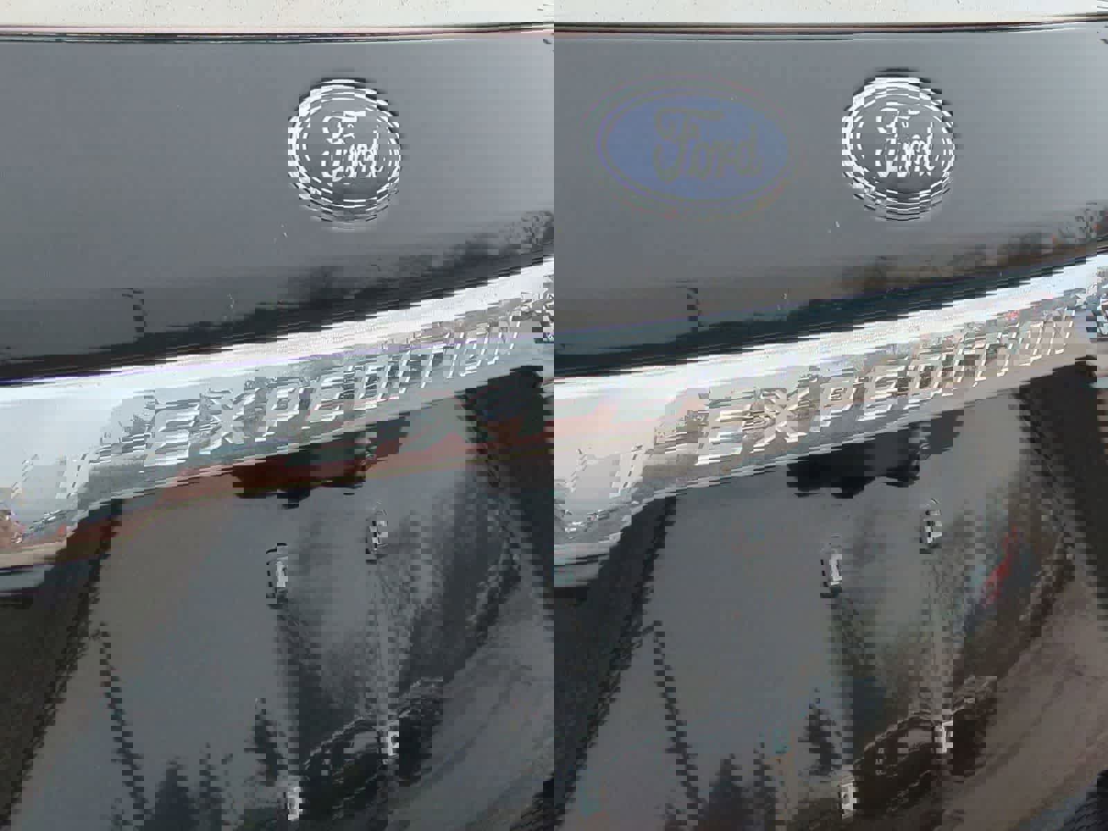 Used 2018 Ford Expedition XLT w/ Equipment Group 202A image 13