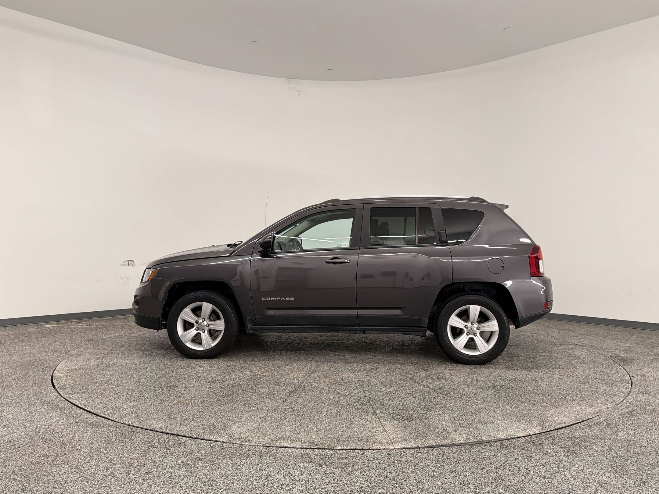 Used 2016 Jeep Compass Sport w/ Power Value Group AWD/4WD image 2