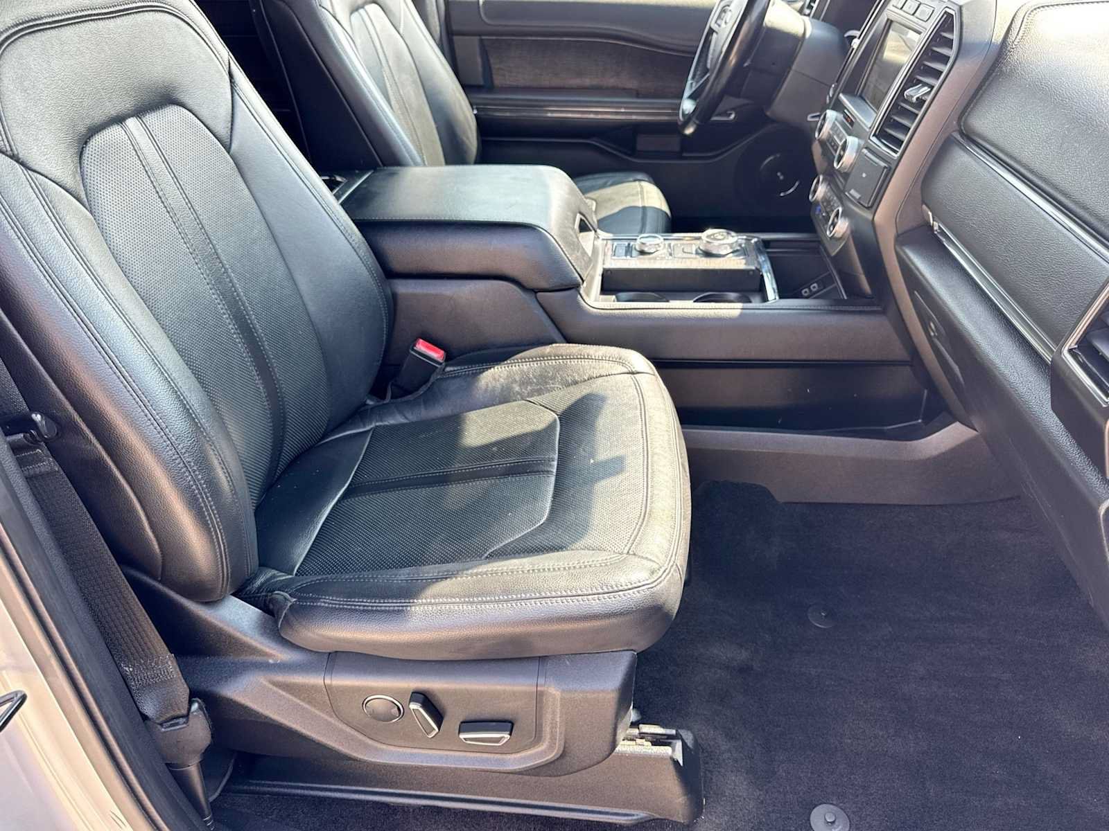 Used 2018 Ford Expedition Limited AWD/4WD image 23