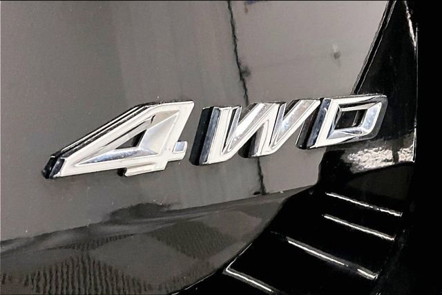 Used 2025 Ford Explorer ST-Line w/ Premium Package image 9