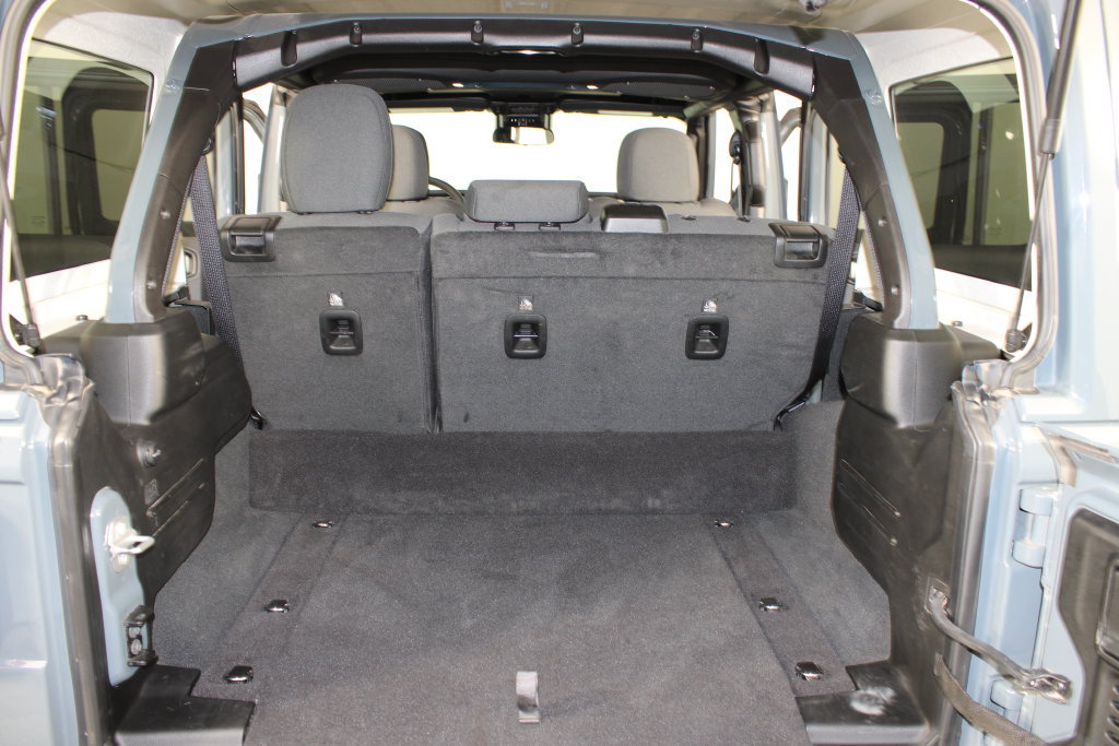 Used 2025 Jeep Wrangler Unlimited Sahara AWD/4WD image 37