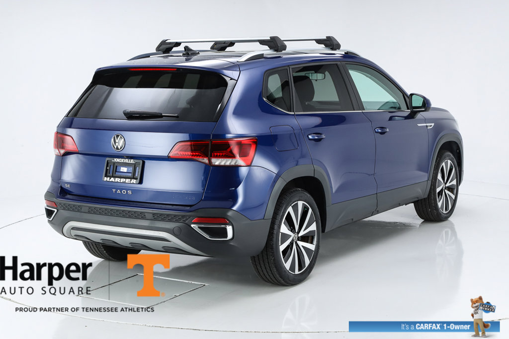 Used 2023 Volkswagen Taos SE w/ Panoramic Sunroof Package FWD image 9