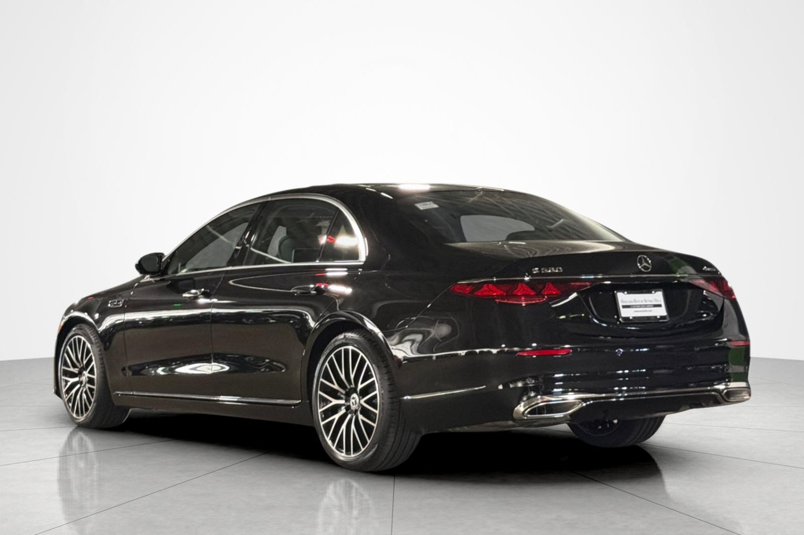 New 2027 Mercedes-Benz S 580 4MATIC Sedan image 3