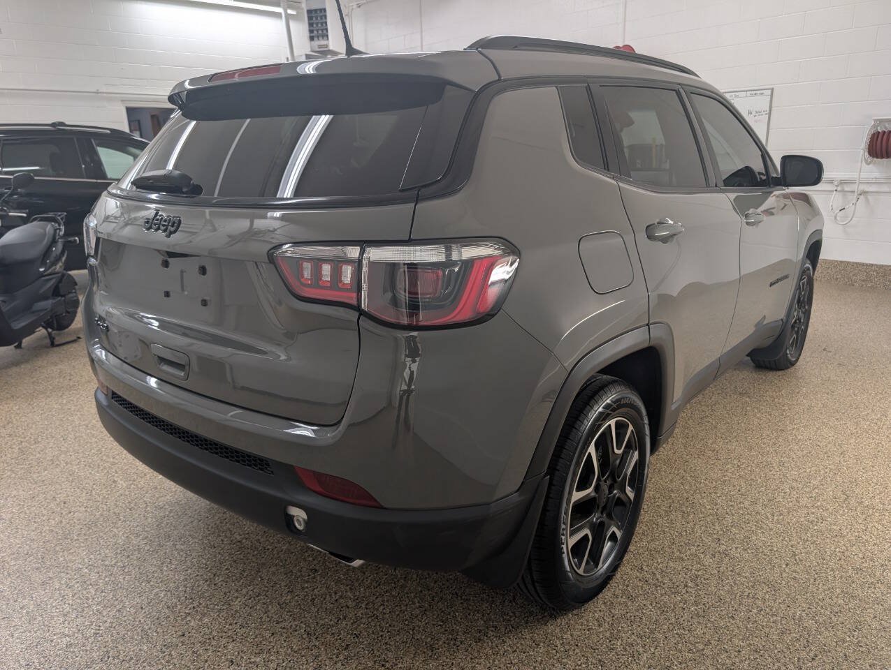 Used 2021 Jeep Compass Sport AWD/4WD image 4