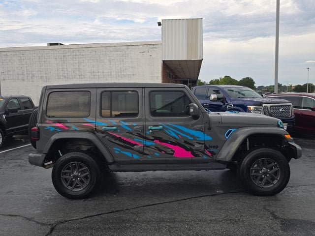 Used 2022 Jeep Wrangler Unlimited Sahara AWD/4WD video 2