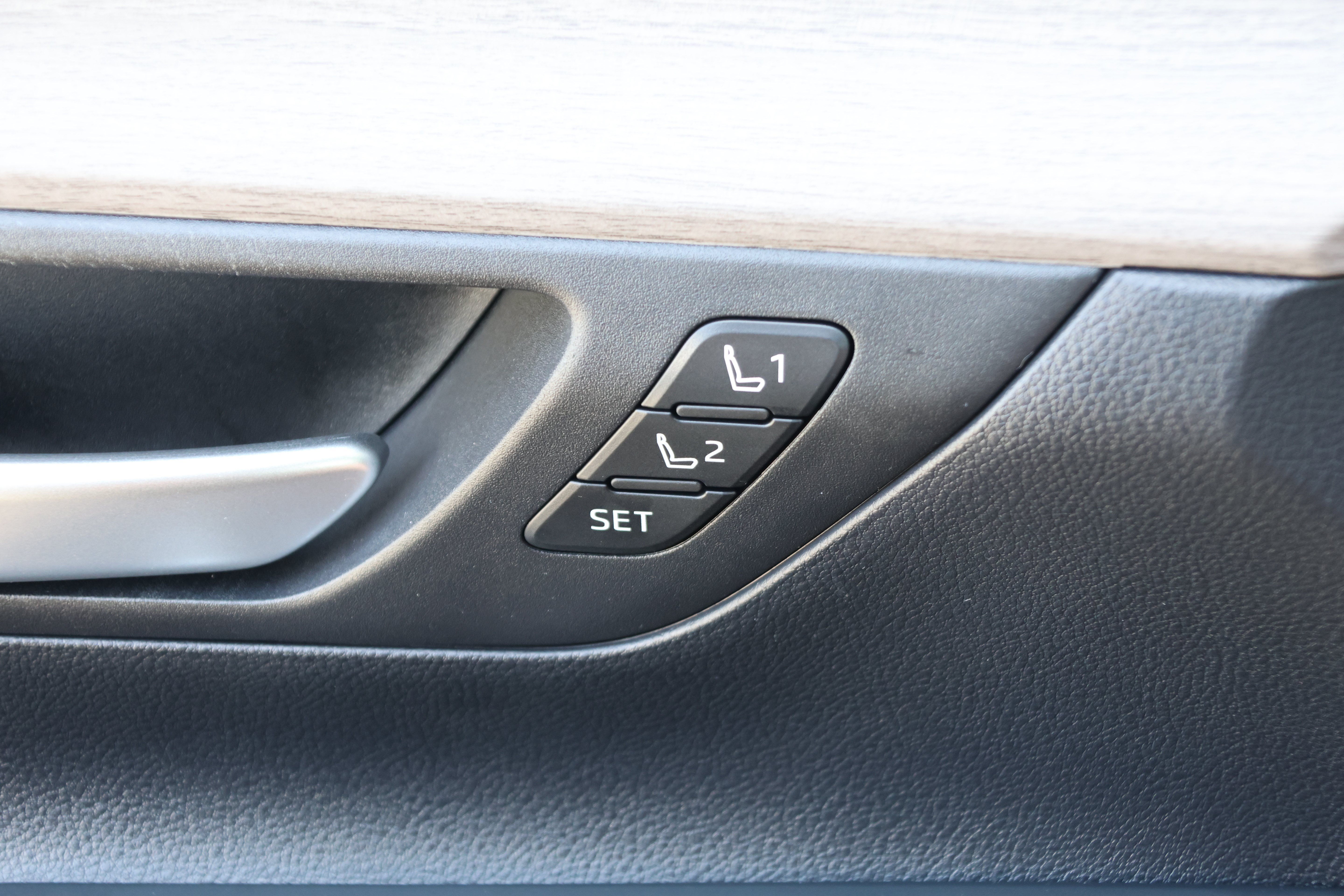 Used 2025 Toyota Grand Highlander AWD image 13