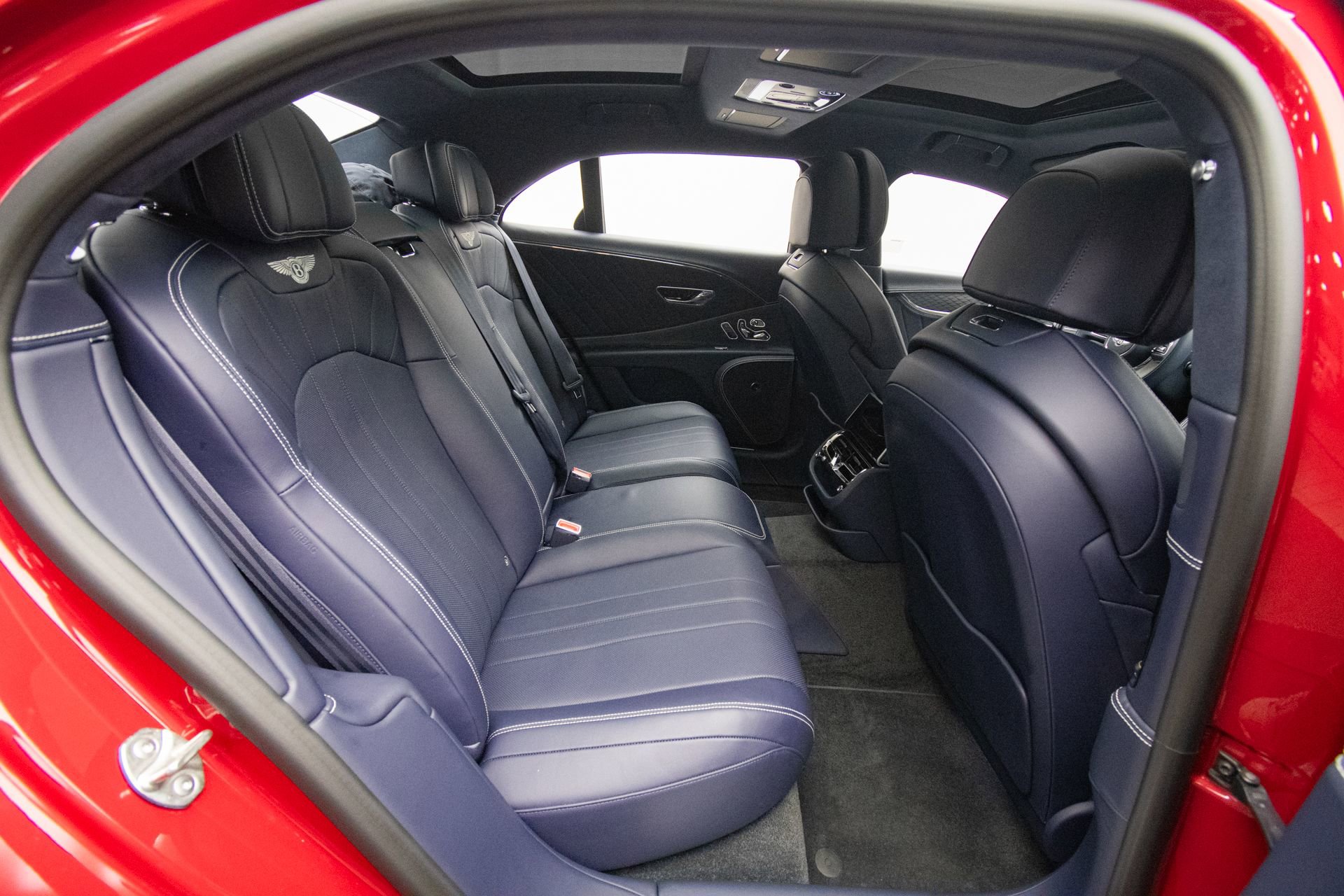 Used 2024 Bentley Flying Spur S V8 AWD/4WD image 32