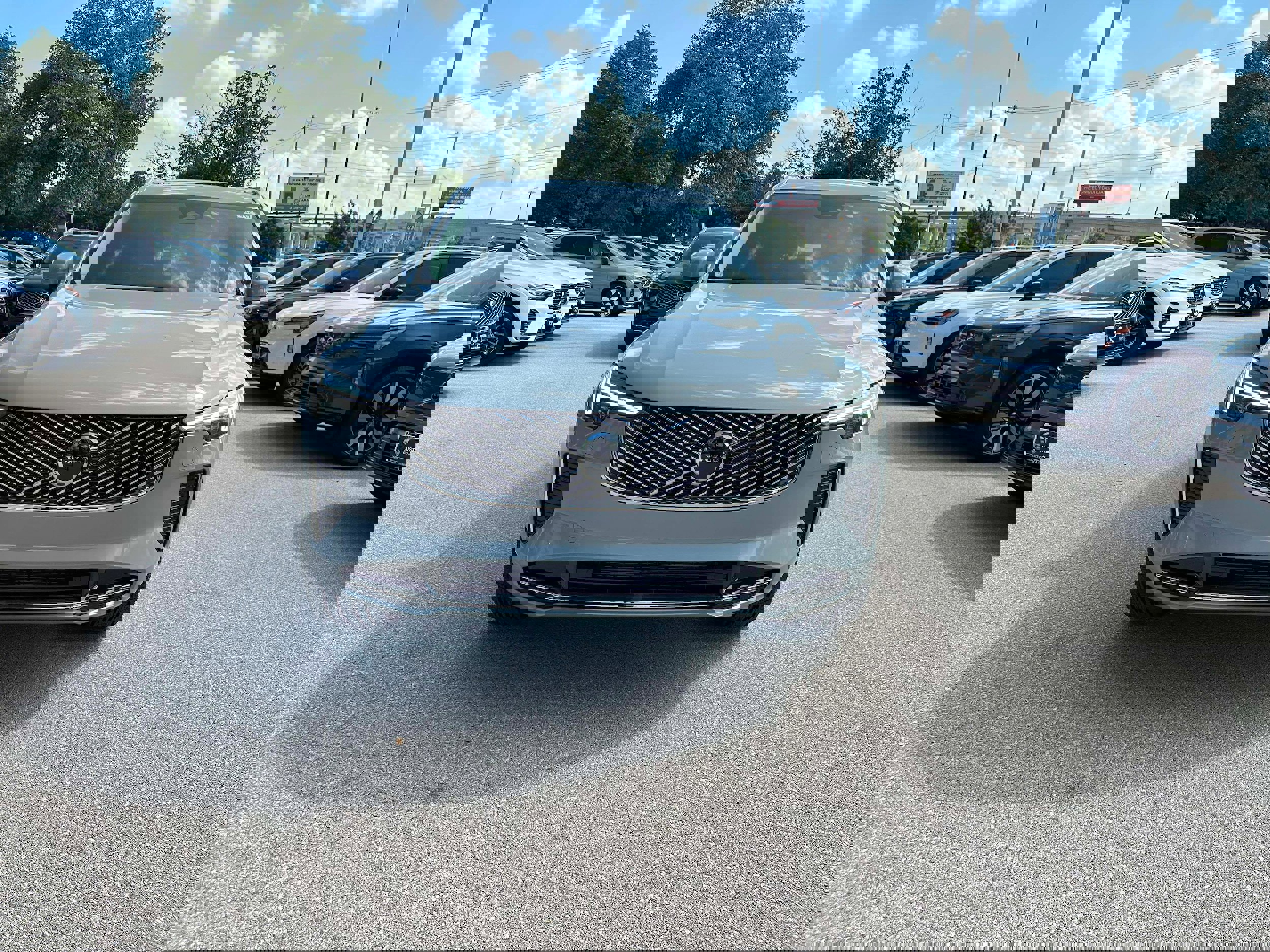 New 2026 Volvo XC90 B6 Core image 9