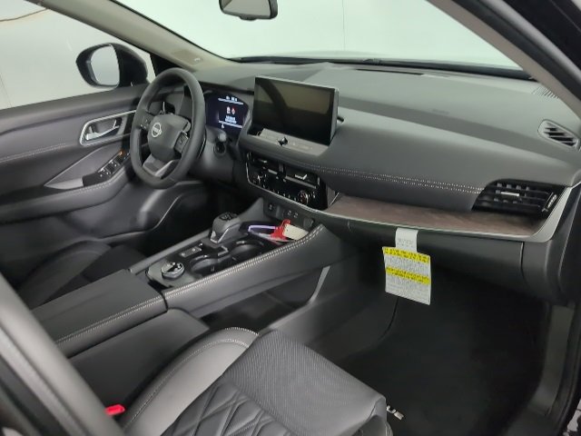 New 2026 Nissan Rogue Platinum image 10