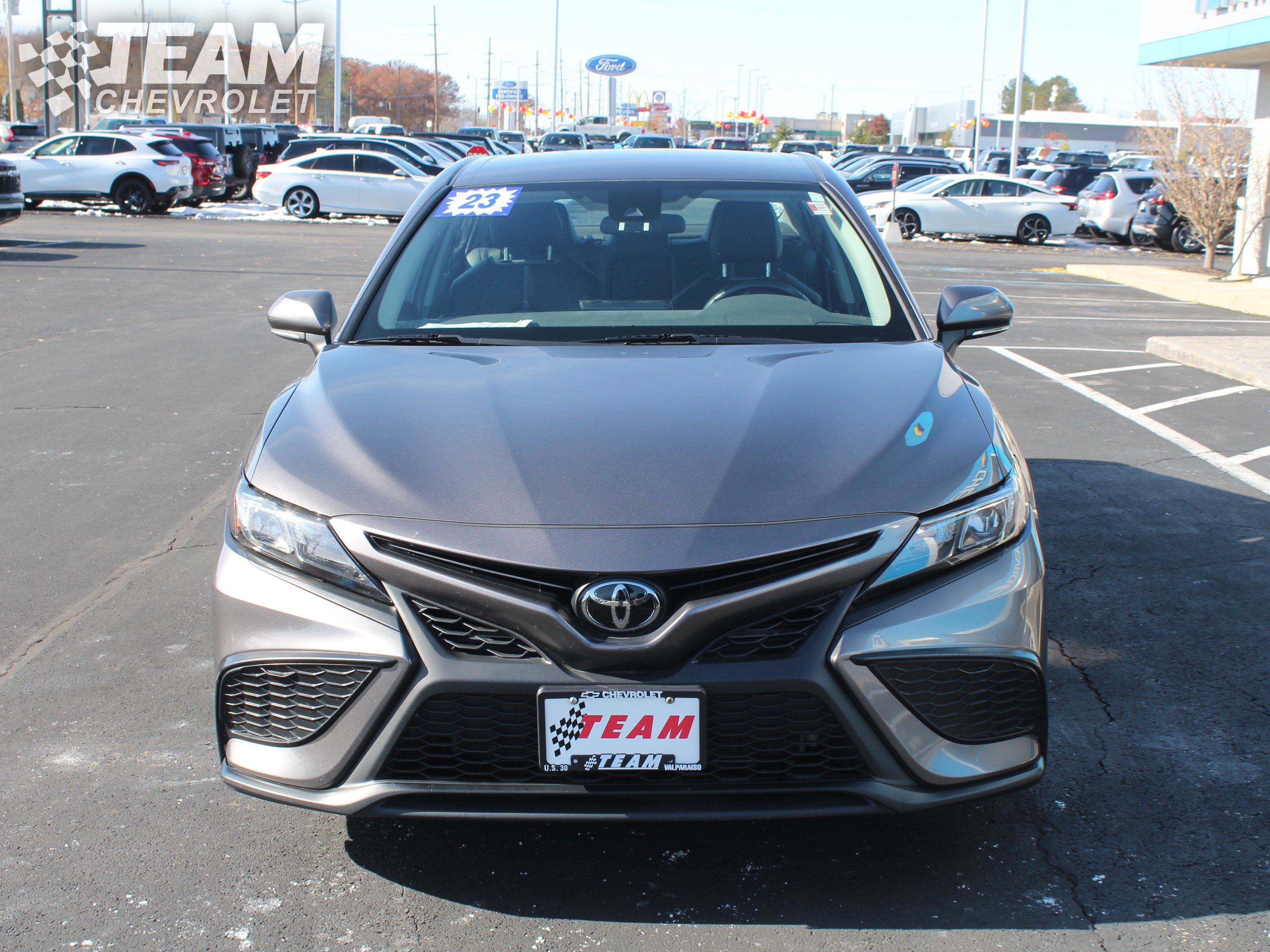 Used 2023 Toyota Camry SE image 9