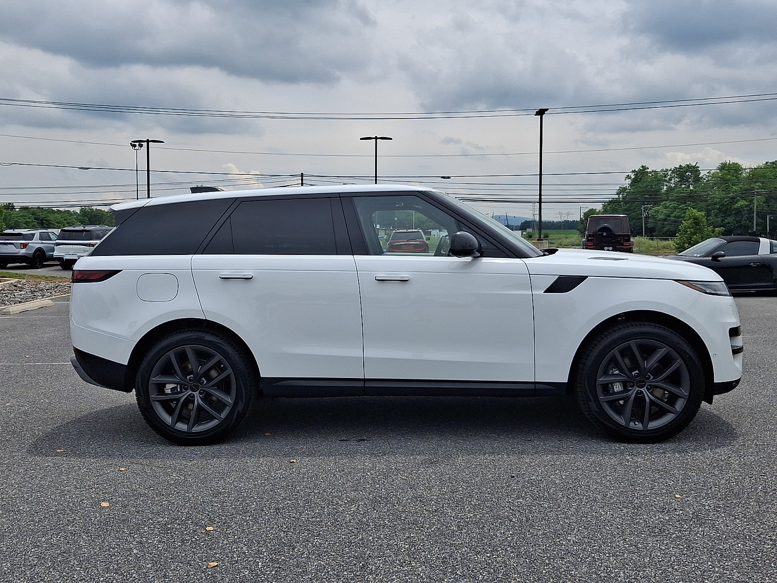 New 2026 Land Rover Range Rover Sport SE AWD/4WD image 6