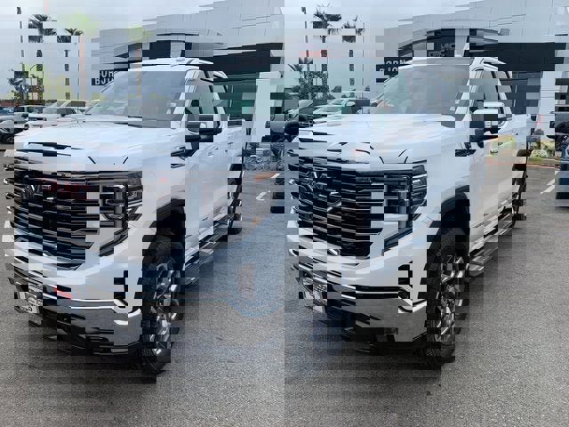 New 2026 GMC Sierra 1500 SLT w/ SLT Premium Package