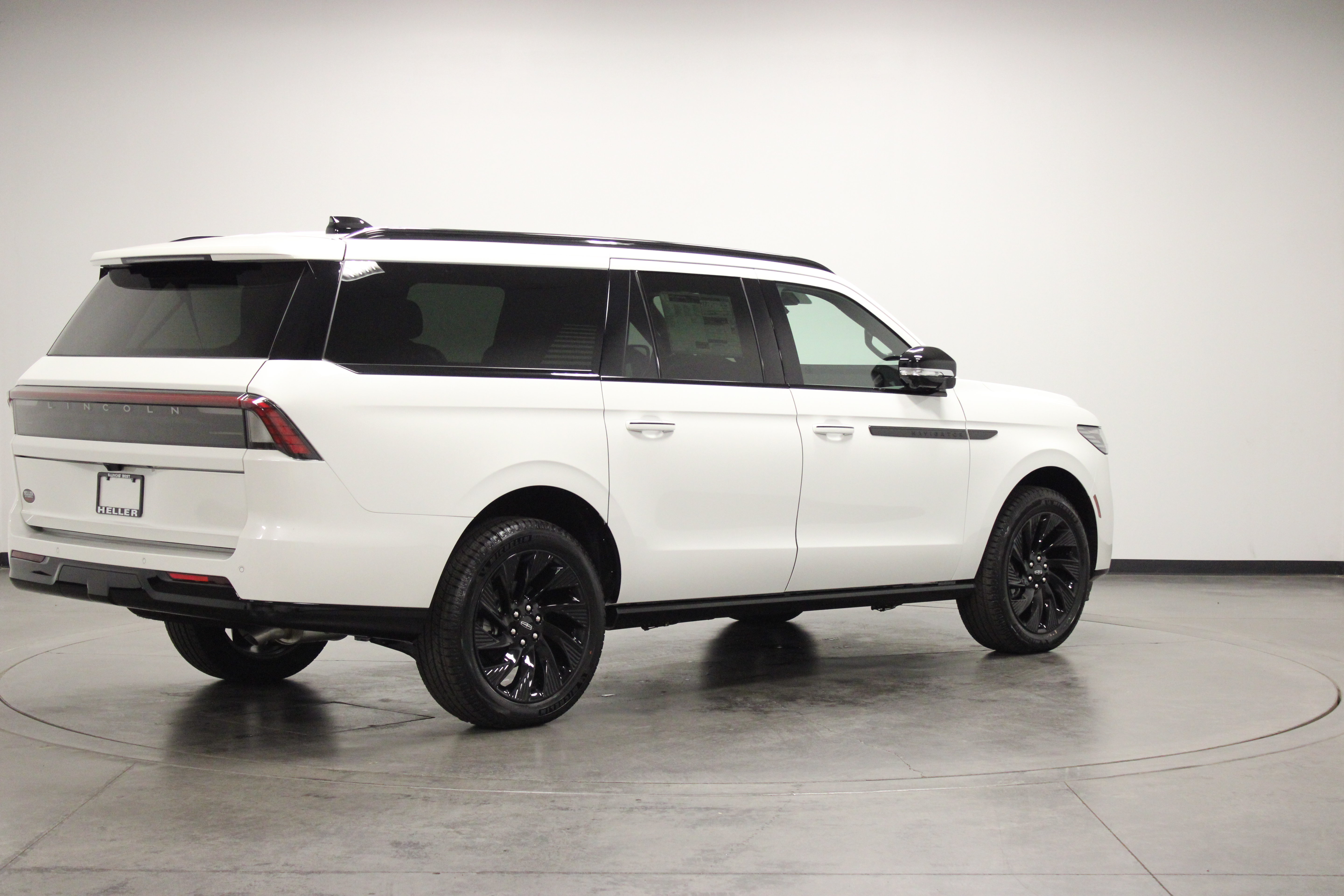 New 2027 Lincoln Navigator L Reserve w/ Jet Appearance Package AWD/4WD image 8
