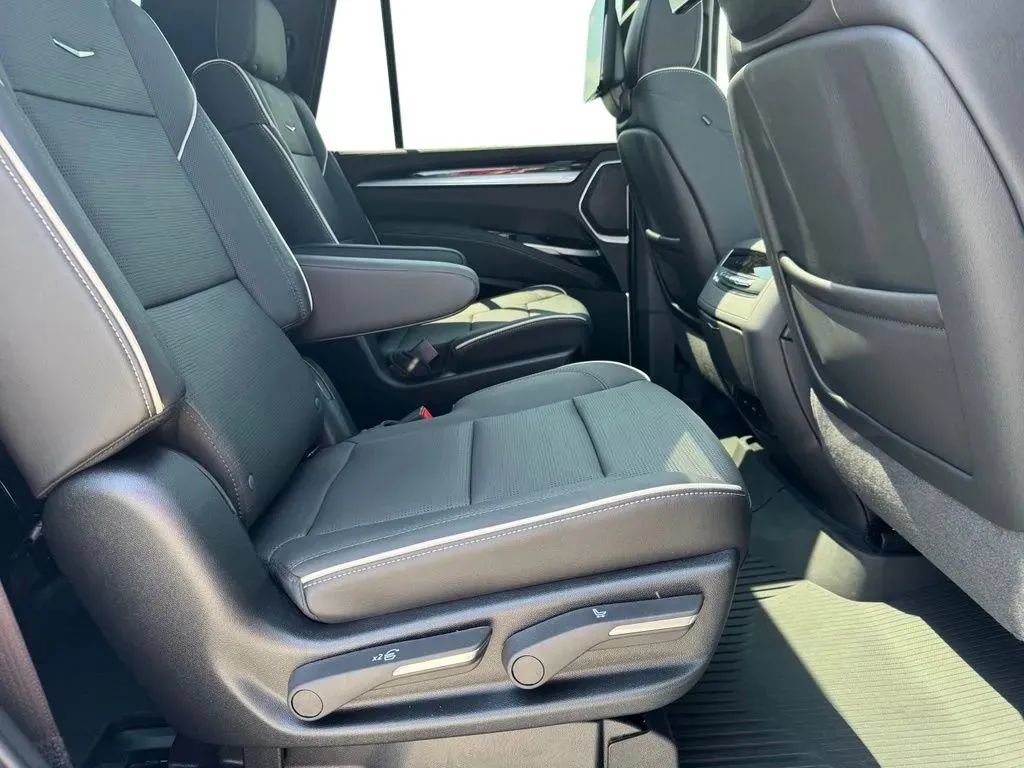 New 2026 Cadillac Escalade Sport w/ Touring Package AWD/4WD image 17