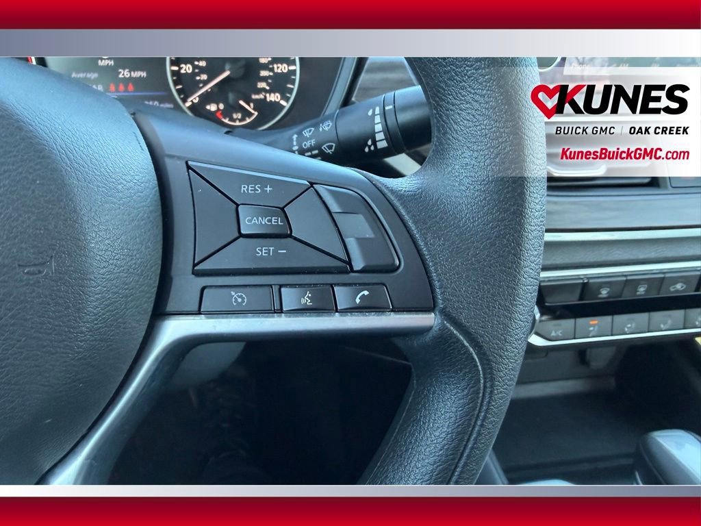 Used 2025 Nissan Altima 2.5 SV image 9