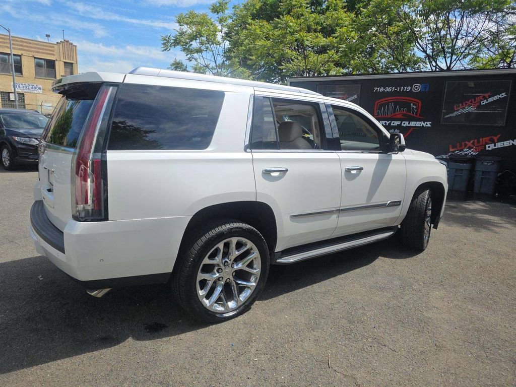 Used 2017 Cadillac Escalade Luxury AWD/4WD image 3