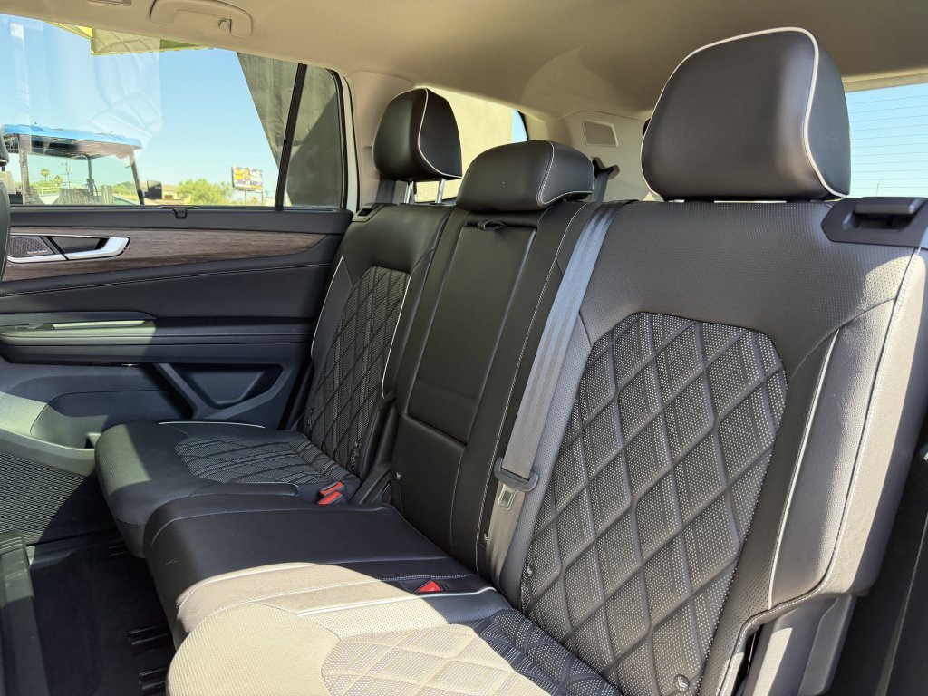 Used 2024 Volkswagen Atlas SEL Premium R-Line AWD/4WD image 40