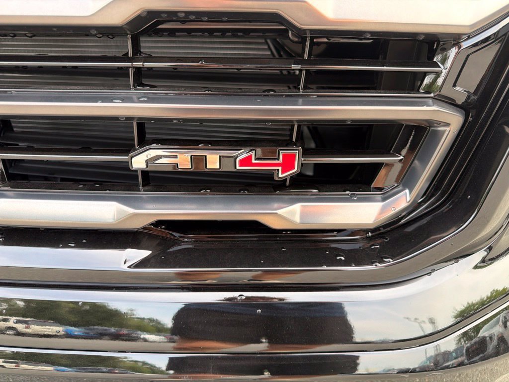 New 2026 GMC Yukon AT4 Ultimate w/ LPO, Floor Liner Package AWD/4WD image 11