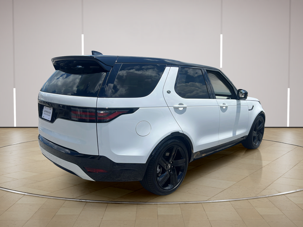 Used 2025 Land Rover Discovery Dynamic SE AWD/4WD image 7