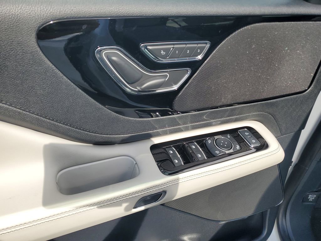 New 2026 Lincoln Aviator 2WD image 18