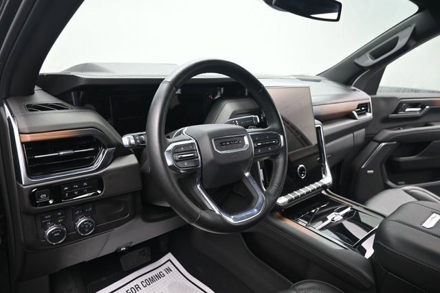 Used 2025 GMC Yukon XL Denali AWD/4WD image 17