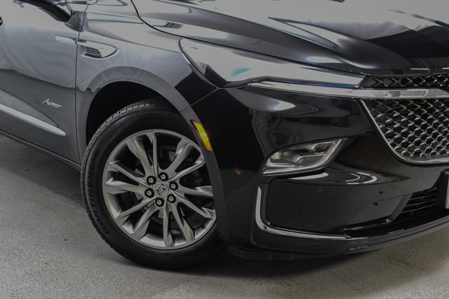 Used 2024 Buick Enclave Avenir w/ Avenir Technology Package AWD/4WD image 3
