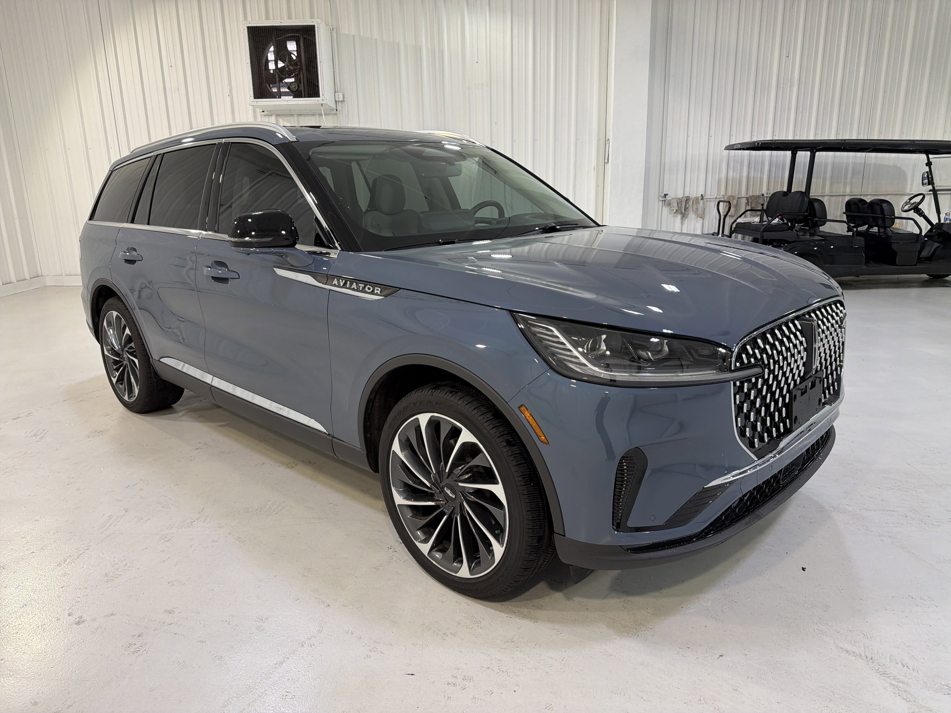 Used 2026 Lincoln Aviator Reserve AWD/4WD image 7